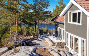 Awesome Home In Risør With House Sea View